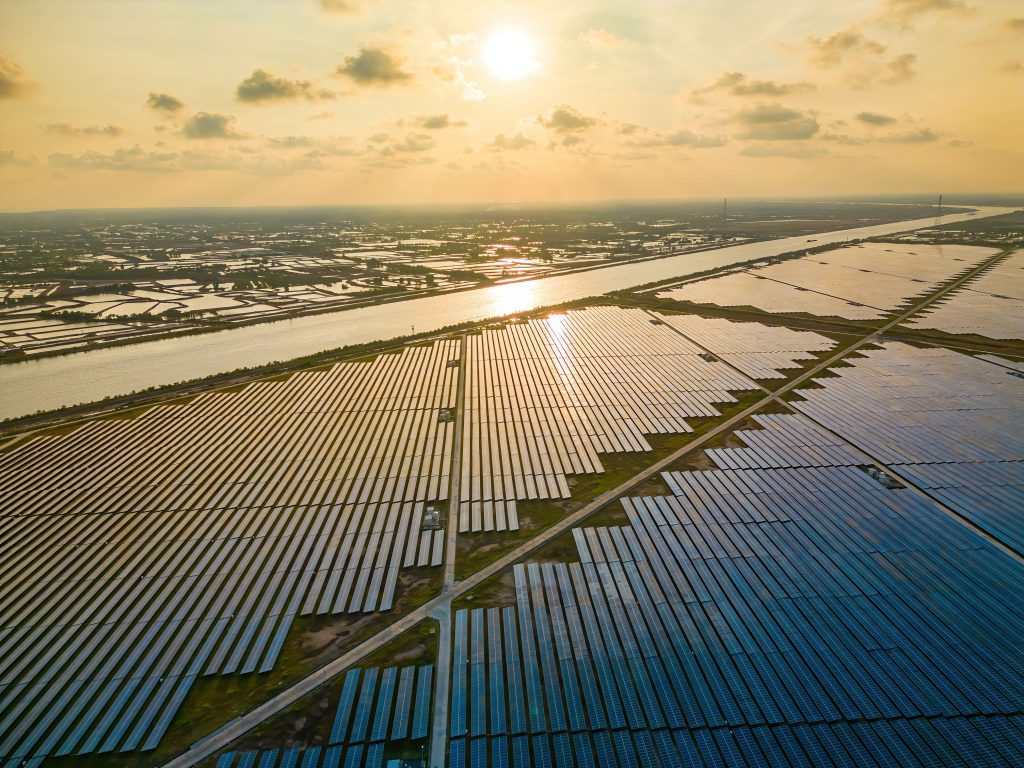 TOPCon, HJT, arka kontak ve bifacial güneş paneli teknolojilerinin karşılaştırması